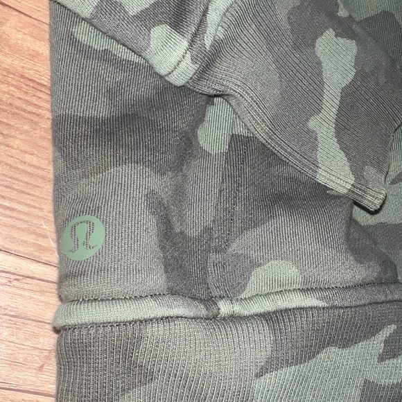 Lululemon Scuba Crew
Heritage 365 Camo Dark Olive Multi - Picture 8 of 8